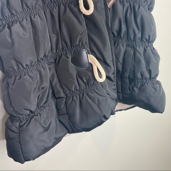 Black Puffer Vest Faux Fur Hood‎ Toggle Button Front Sleeveless Jacket - Picture 4 of 7